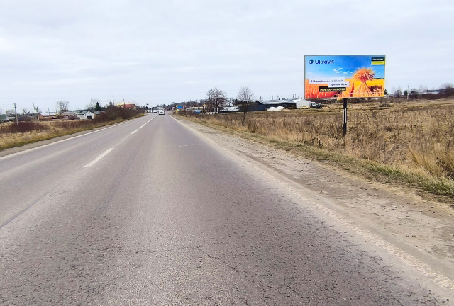 Щит 6x3,  смт.  Жовтанці, вїзд в Жовтанці з напрямку м. Львова, на м. Кам'янка - Бузька, траса Львів-Луцьк (Н-17) на м.Радехів, м. Добротвір, м. Горохів, м. Луцьк + АЗК Моtto + автомийка Lux Wash + жовта вітрозахисна люмінесцентна рамка