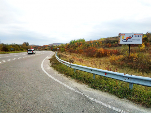 Щит 6x3,  вїзд в м. Олесько з сторони м. Львів, на м. Броди, траса Львів - Київ (Е-40), далі АЗС Укрнафта/ TIR "Джерело", на Олеський замок, висока конструкція 