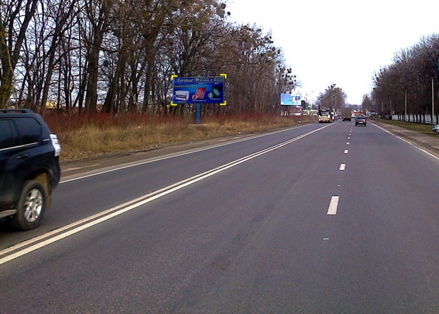 Щит 6x3, виїзд з м. Львів на м. Київ (траса Е-40) + жовта вітрозахисна люмінесцентна рамка, далі АЗК МОТТО Щит 6x3, виїзд з м. Львів на м. Київ (траса Е-40) + жовта вітрозахисна люмінесцентна рамка, далі АЗК МОТТО