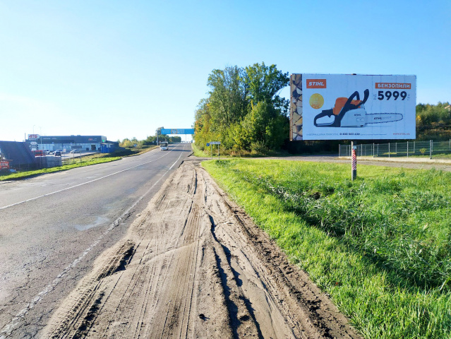 Щит 6x3, Вїзд в м. Львів з напрямку кордону з Польщеюс (м. Рава-Руська) траса Львів- Рава-Руська (М-09) Щит 6x3, Вїзд в м. Львів з напрямку кордону з Польщеюс (м. Рава-Руська) траса Львів- Рава-Руська (М-09)