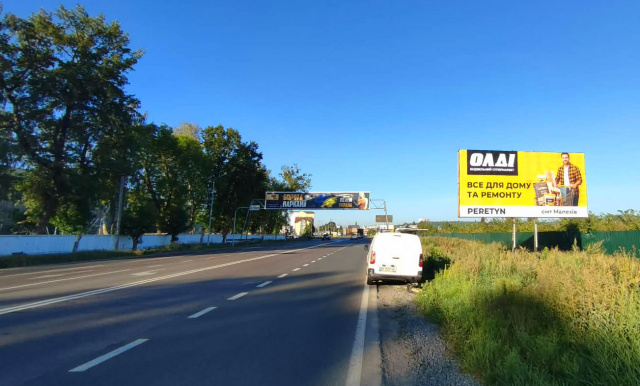 Щит 6x3,  вїзд в м. Львів з напрямку м. Київ (траса Е-40) + жовта вітрозахисна люмінесцентна рамка, далі АЗК Львів Петроль, Сокар