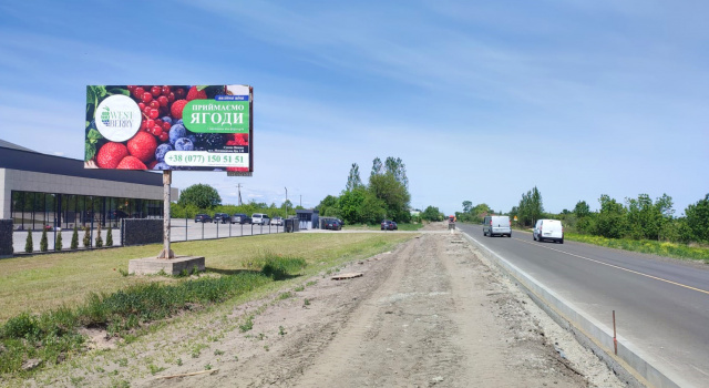 Щит 6x3,  виїзд з м. Жовква в напрямку м. Рава - Руська, траса Львів- Рава-Руська (М-09), на кордон з Польщею, висока конструкція, логістичний центр, паркінг TIR + АЗС БРСМ