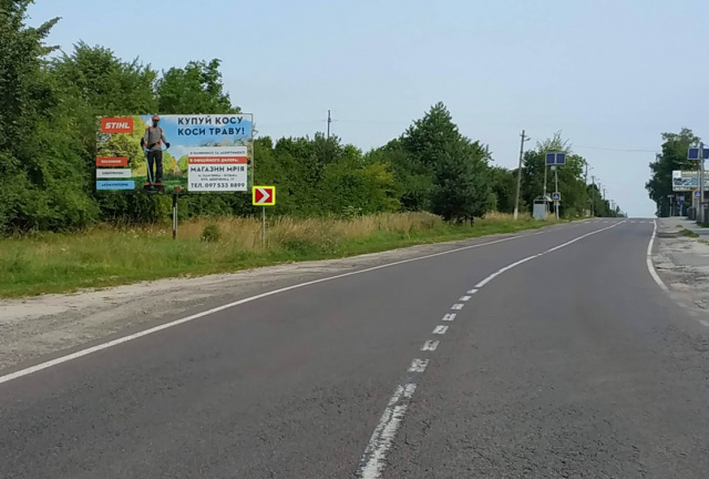 Щит 6x3,  вїзд в м. Кам'янка - Бузька з напрямку м. Львова, траса Львів-Луцьк (Н-17) на м. Радехів, м. Добротвір, м. Горохів, м. Луцьк + зупинка гром. транспорту 