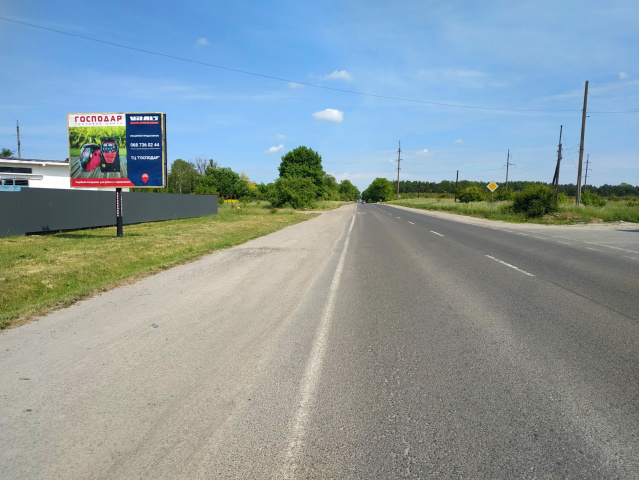 Щит 4x3,  м. Радехів, вул. Транзитна, виїзд з міста в напрямку м. Горохів, траса Львів - Луцьк (Н-17), на м. Горохів + жовта вітрозахисна люмінесцентна рамка