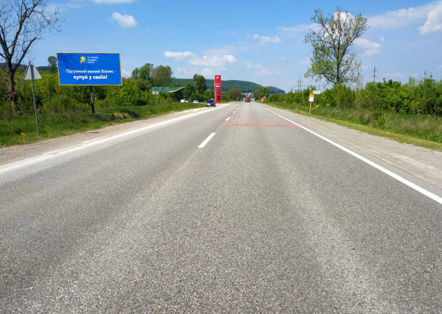 Щит 6x3, м. Золочів, виїзд на м. Львів, траса Львів - Тернопіль (Н-02) + АЗК Brent Oil + жовта вітрозахисна люмінесцентна рамка Щит 6x3, м. Золочів, виїзд на м. Львів, траса Львів - Тернопіль (Н-02) + АЗК Brent Oil + жовта вітрозахисна люмінесцентна рамка
