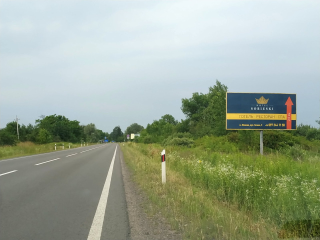 Щит 6x3,  на м. Львів, на м. Жовква/ на кордон з респ. Польща, траса Львів-Ковель (P-15) + АЗК БРСМ