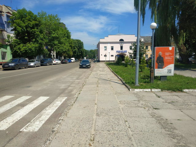 Сітілайт 1.2x1.8,  м. Миколаїв, вул. Львівська/ пл. Ринок, пам. Т.Г. Шевченку, Поліція, Ощадбанк, Євромаркет, Наш Край, Копійочка та ін. 