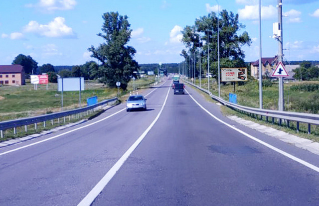 Щит 6x3, м. Броди, вїзд в місто з сторони м. Львів, на м. Київ, траса Львів - Київ (Е-40) + АТБ + АЗК ОККО + жовта вітрозахисна люмінесцентна рамка Щит 6x3, м. Броди, вїзд в місто з сторони м. Львів, на м. Київ, траса Львів - Київ (Е-40) + АТБ + АЗК ОККО + жовта вітрозахисна люмінесцентна рамка
