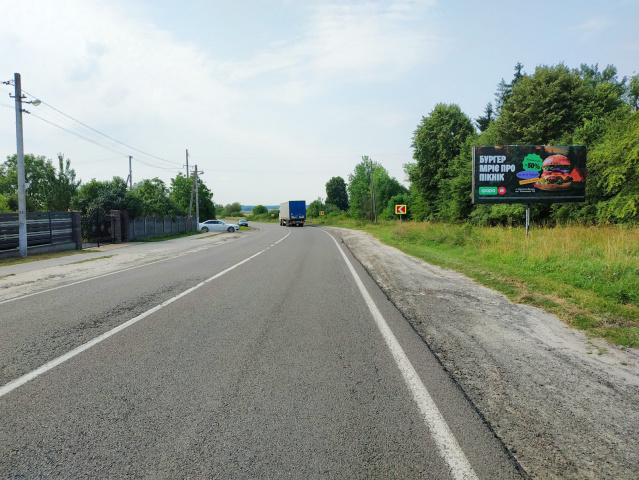 Щит 6x3,  виїзд з м. Кам'янка - Бузька в напрямку м. Львова, траса Львів-Луцьк (Н-17) + зупинка гром. транспорту, на АЗК WOG 