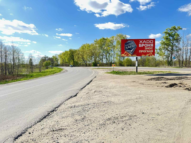 Щит 6x3,  м. Яворів, на кордон Краківець - Корчова, обмеження швидкості, висока конструкція, АЗК Львів Петроль, АЗК Барс, траса Львів - Краковець (М-10)